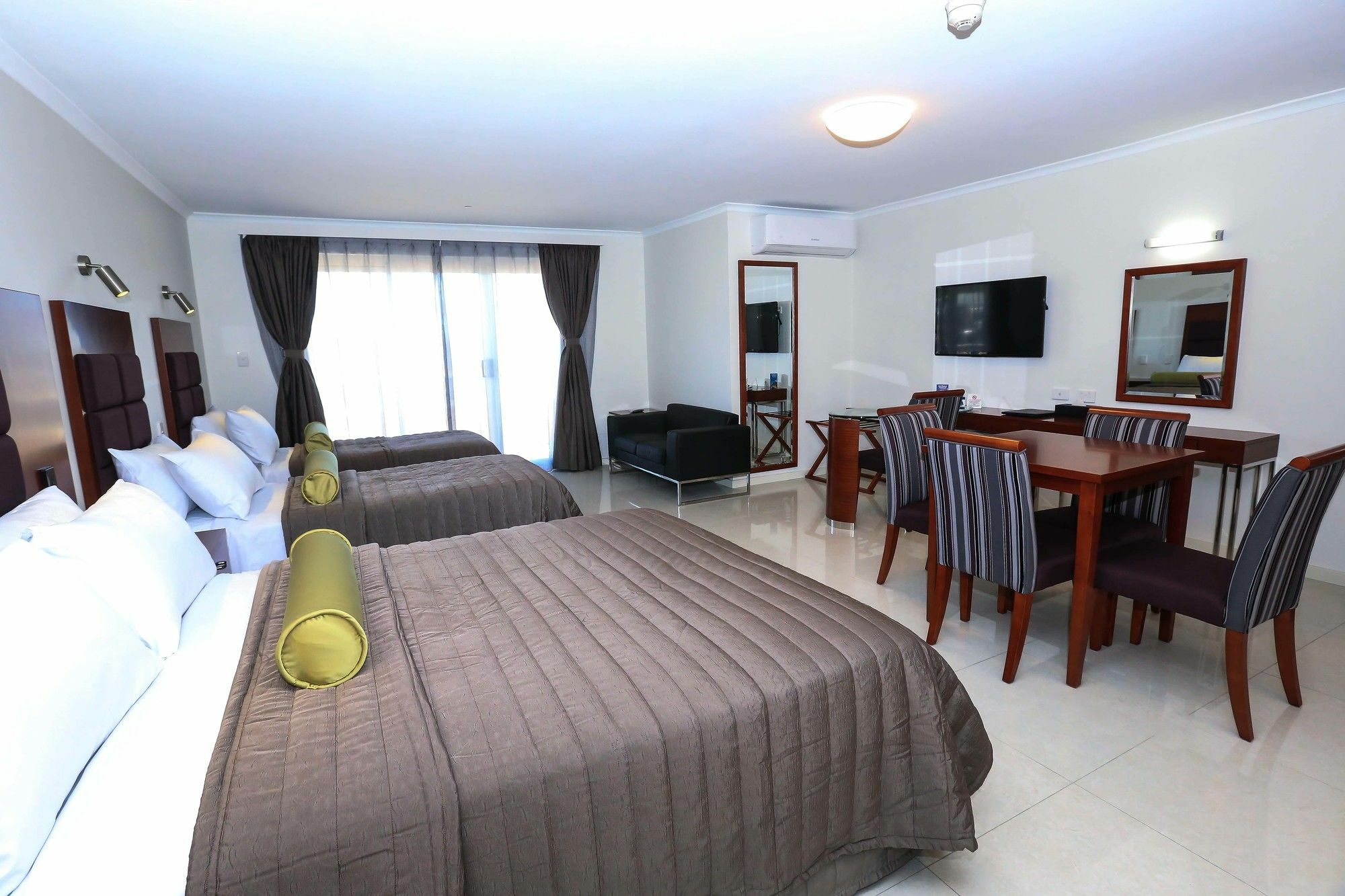 Best Western Casula Motor Inn Extérieur photo